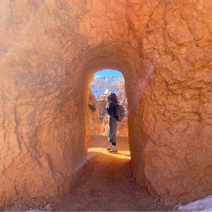 Meet your Posher, Elise